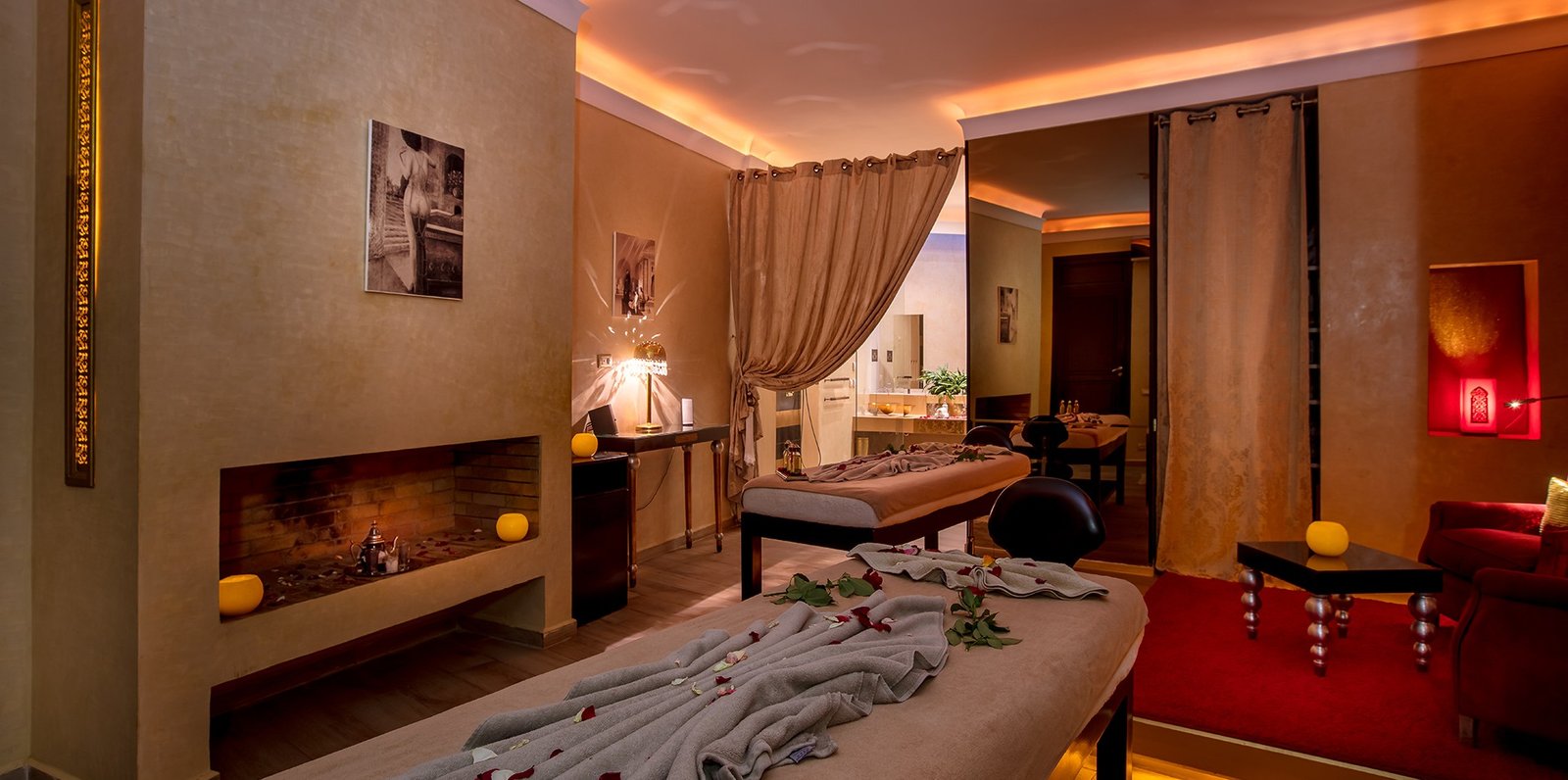 Salon de massage avec cheminée